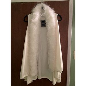 Plus size faux fur trimmed vest
